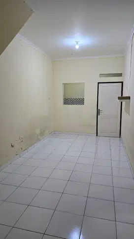 Di sewakan 1 unit rumah tinggal daerah strategis