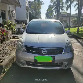 Grand Livina mulus,sangat terawat.