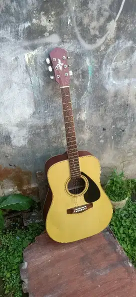gitar akustik tanam besi
