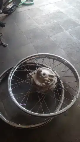 Velg tromol depan set astrea prima