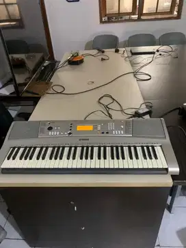 Keyboard yamaha psr e313