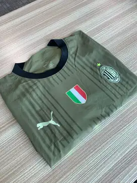 Jersey AC Milan Third 2022/23 – Puma Original – Olive Green – Size M