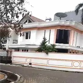 Dijual Rumah di Jln. Kencana Molek, Puri Kencana, Jakarta Barat