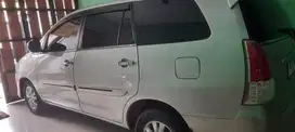 Toyota Kijang Innova 2011 Bensin