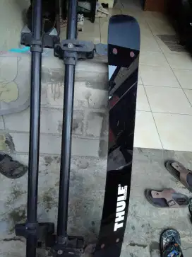 Rak jepit atas sedan