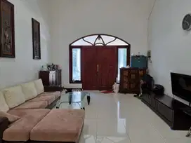 Villa di Jalan Candi Borobudur ( Dekat Kejaksaan )