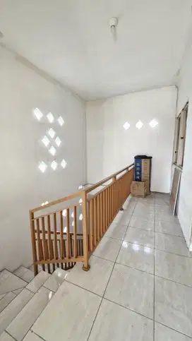 Jual Cepat! Rumah Bagus Layak Huni 2Lt Di BCS