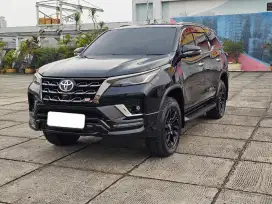 Fortuner GR 4x4 2022 Hitam