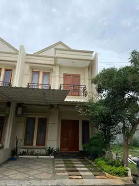 Rumah Secondary Full Furnished Hunian Dekat Transportasi Umum Nyaman