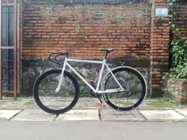 Sepeda fixie lokal l