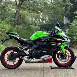 KAWASAKI ZX25R ABS SE KRT HIJAU 2021 KM 16K PAJAK HIDUP SUPERB