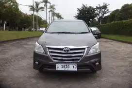 Innova 2.5 MT 2014.