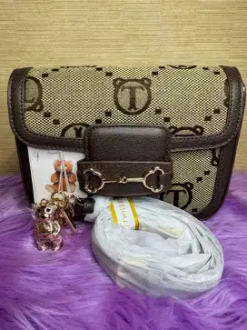 Tas Selempang bermotif