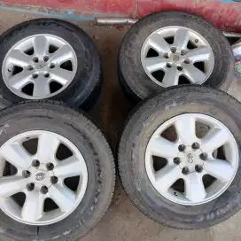 Velg original OEM Toyota Fortuner ring 17 pcd 6x139,7 ban 265/65 R17