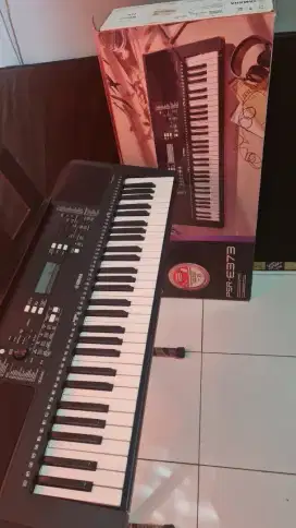 Keyboard merk Yamaha, type PSR E373