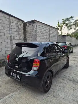 Nissan March 2011 Bensin