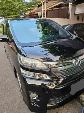 Dijual Mobil Toyota Vellfire 2012 AT Hitam