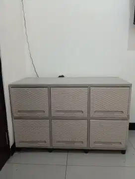 Lemari plastik flip