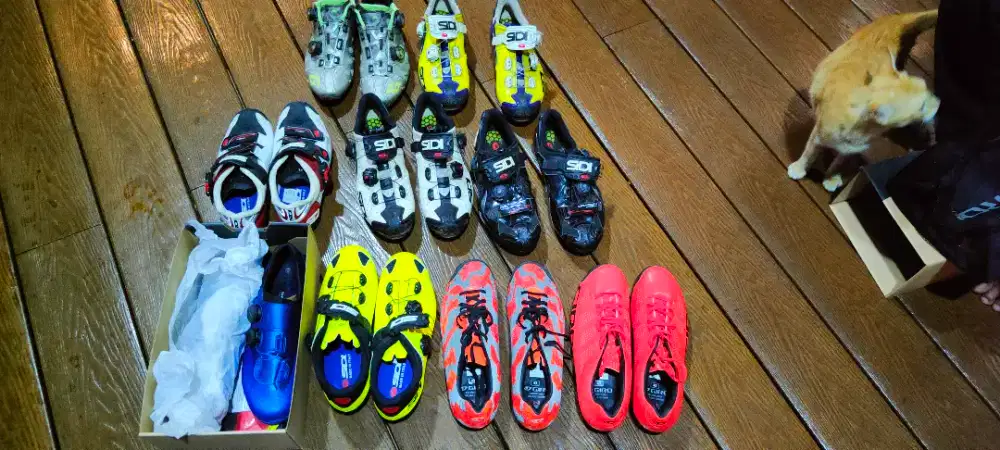 Sepatu sepeda berbagai merk