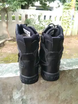 Di jual cepat sepatu Pdl TNI AD