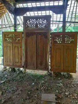 Pintu jendela kuno