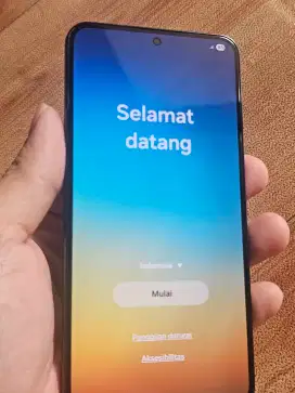 Samsung galaxy S22 8/256 fullset dus charger lengkap