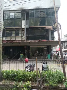 DIJUAL RUKO MANGGA DUA 76m2 LOKASI STRATEGIS, 3 LANTAI, KODE RS,JM