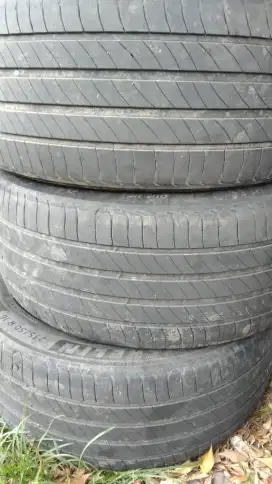 Ban Michelin  235 50 18