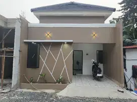 Rumah baru siap huni. 2kt 1km 1 garasi mobil  fee BPHTB 499 juta