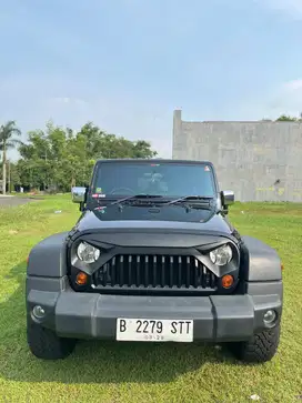 Jeep Rubicon Wrangler 3.0 Limited Edition 4x4 Bensin Matic AT KM 30RB