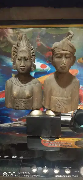 Patung Bali suami istri dan patung kakek