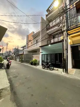 DIJUAL RUMAH BAGUS DI KARANG ANYAR 74,25m2 HADAP SELATAN,KODE FR