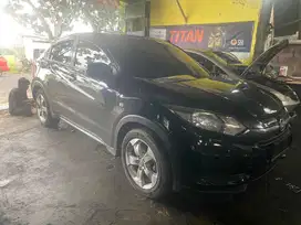 JUAL MOBIL HRV HITAM 2015