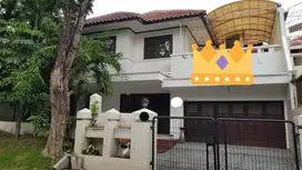 SUPER LUAS DAN MURAH! DIJUAL RUMAH 2 LANTAI GRAHA FAMILY!