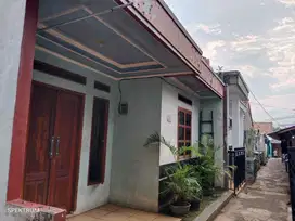 Rumah seken terawat di pondok kacang