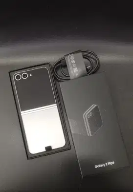 Samsung z flip 6 12/256 second