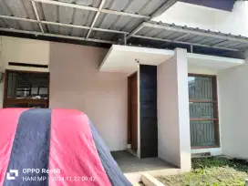 Rumah di jual Cepat Strategis Abis di Cluster ciwastra harga 600jutaan