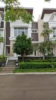 Townhouse 3 Lantai Emerald Cove Siap Huni Furnish di Gading Serpong