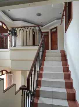 Rumah Nyaman Strategis di Istana Regency 2