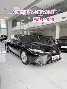 Toyota Camry 2.5V 2021 nik 2020