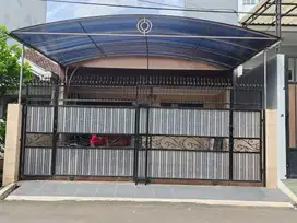 DISEWAKAN RUMAH BARU RENOVASI FULL FURNISHED DI JANUR ASRI