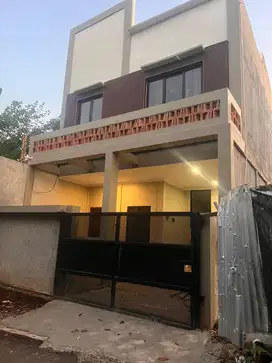 Sewa Rumah Bangunan Baru di Cirendeu Dekat Lebak Bulus