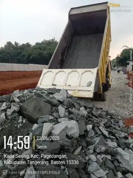 Pengiriman materia bahan bangunan