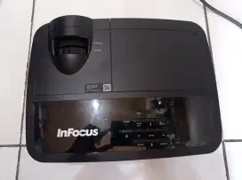 Dijual Proyektor Infocus IN114A – Siap Pakai, Dapet Tas & Kabel