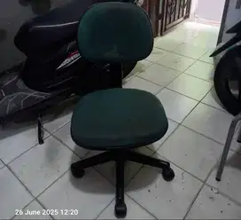 Kursi Putar/Kursi Kantor,Roda lancar,layak pakai,murah,NET