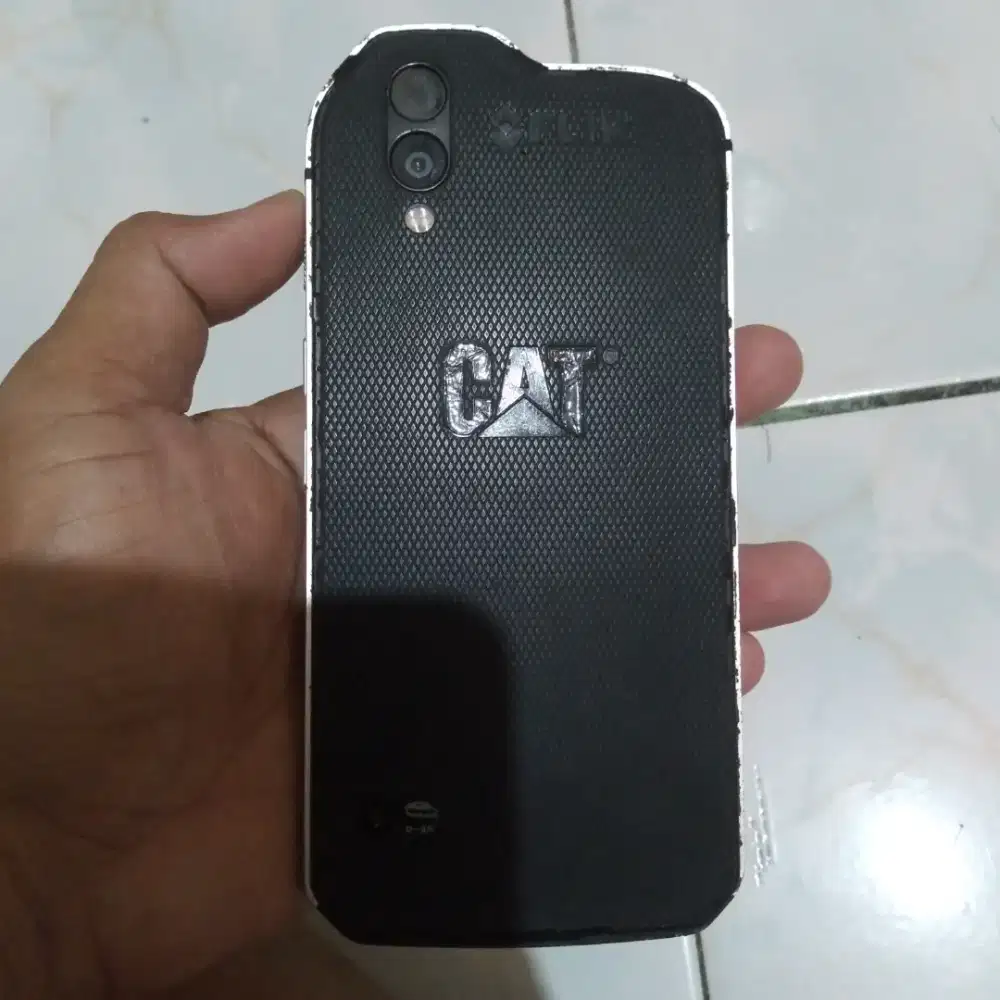 Jual hp outdoor merk CAT s61 ram 4 gb
