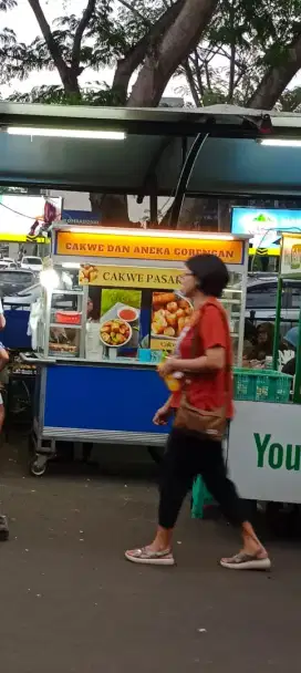 Jualan dan Adon Cakwe