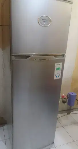 Kulkas politron 2 pintu