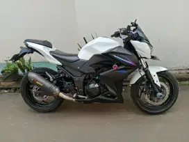 Kawasaki Z 250 tahun 2013 lengkap bagus