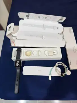 APPLE WATCH SERIES 4 size 44MM SILVER